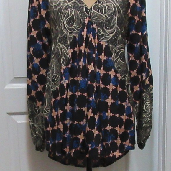 New L/ S Ladies Blouse Look no buttons M & L - Picture 9 of 15